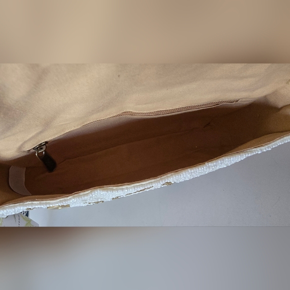 America & Beyond White Beaded Seashell Shoulder Bag – Coastal Design - Picture 9 of 10